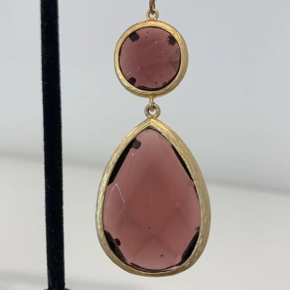 Boutique Earrings mauve stone vintage gold trim